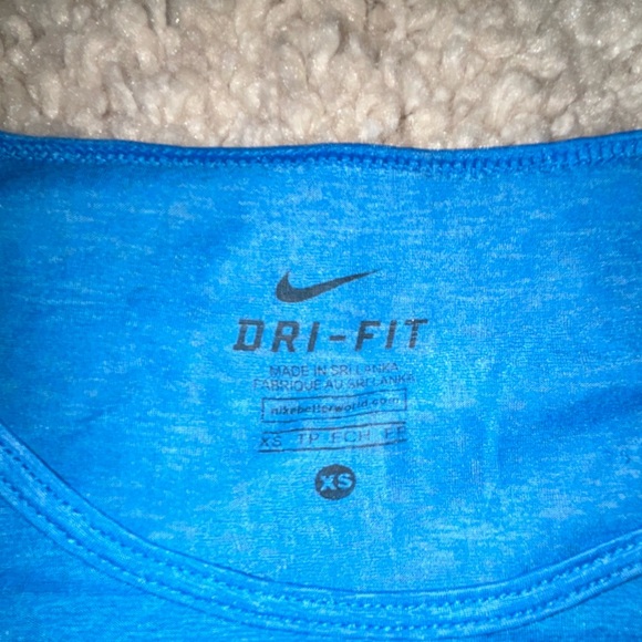 Blue dryfit Nike shirt, very light and thin size XS - Picture 4 of 4